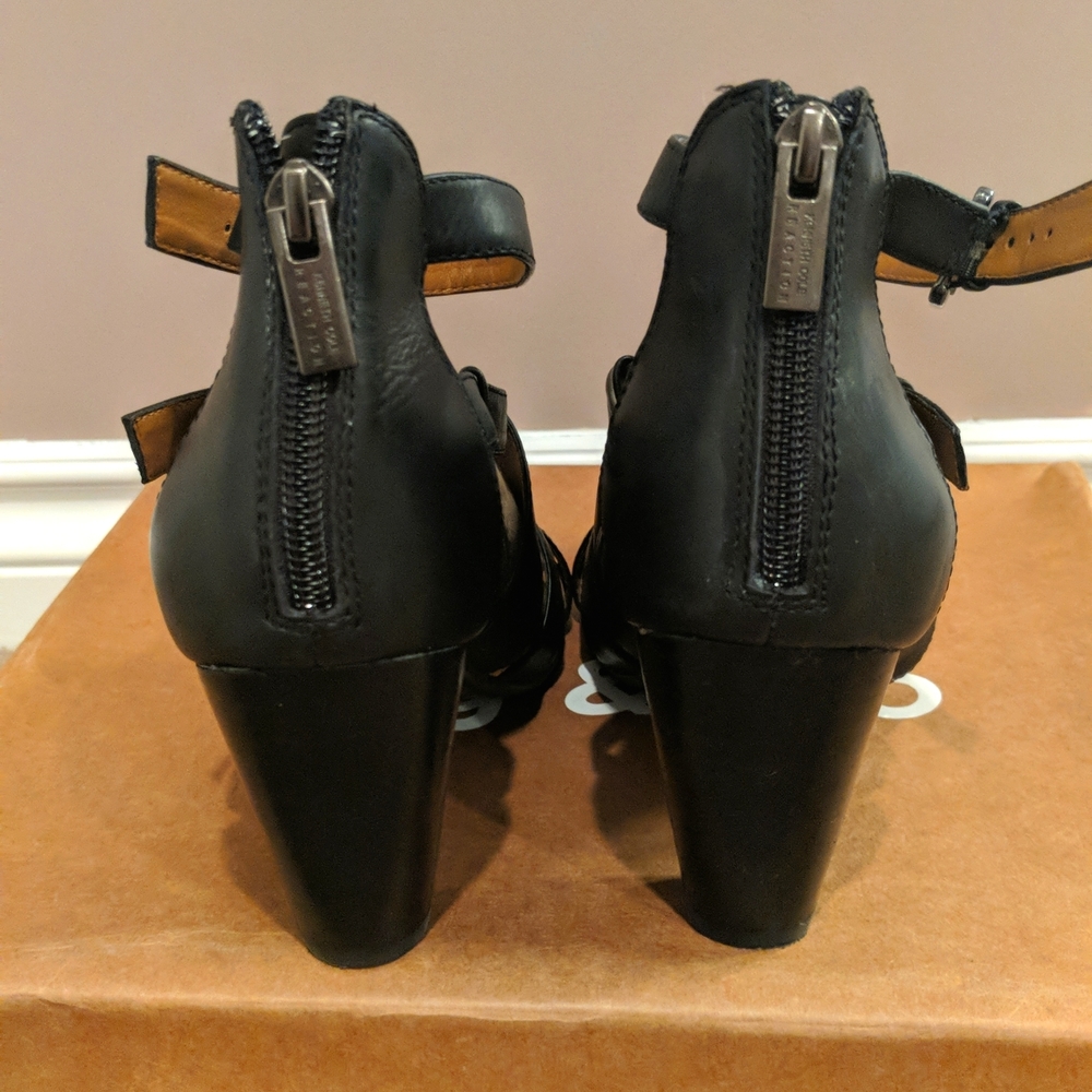 Kenneth Cole Reaction, Black Strappy, Buckle, Leather heels. - Picture 3 of 7